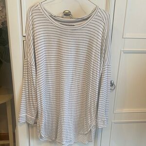 Cupio Women's Long Sleeve Striped Top - White and Gray